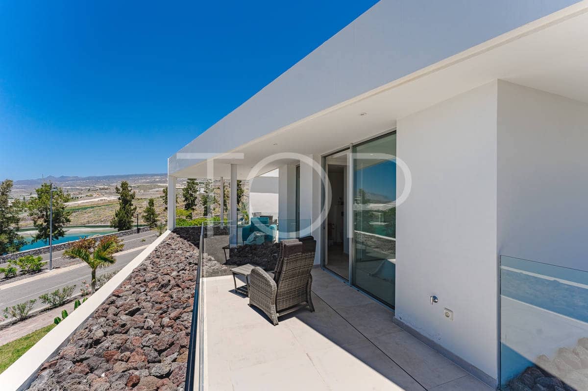 3 soveværelse Villa til salg i Guia de Isora med swimmingpool garage - € 1.699.000 (Ref: 8255228)