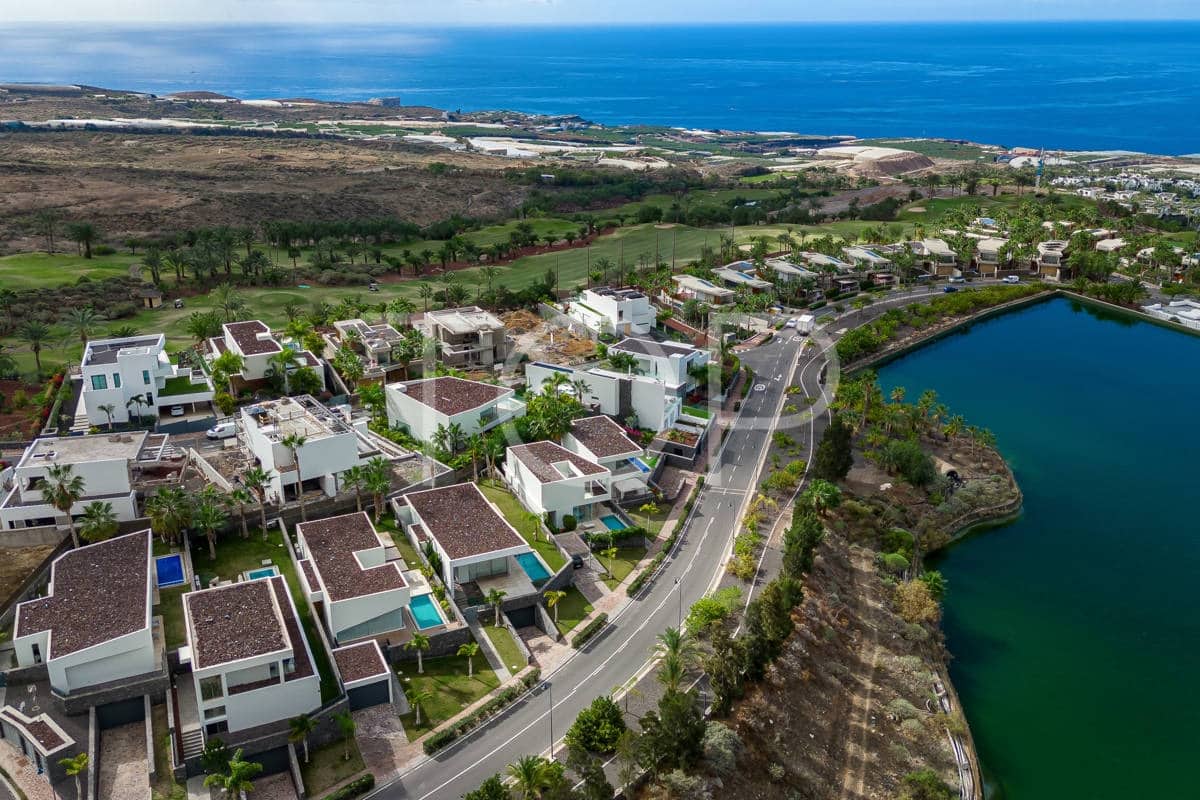 3 soveværelse Villa til salg i Guia de Isora med swimmingpool garage - € 1.699.000 (Ref: 8255228)