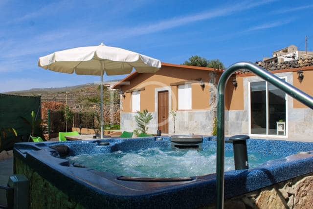 2 slaapkamer Finca/Landhuis te koop in San Miguel de Abona met garage - € 499.000 (Ref: 8260910)