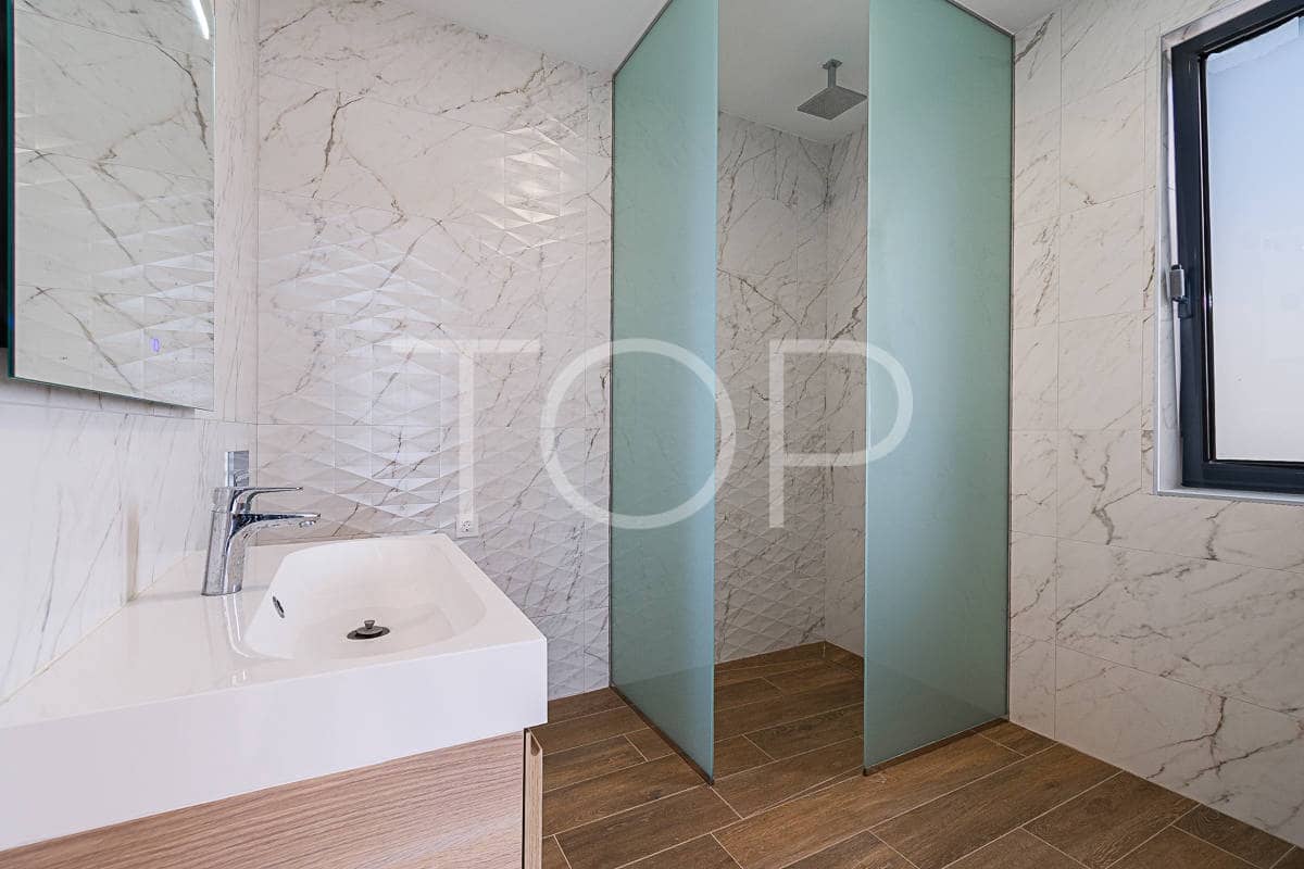 4 soverom Villa til salgs i Adeje med svømmebasseng garasje - € 1 990 000 (Ref: 8304857)