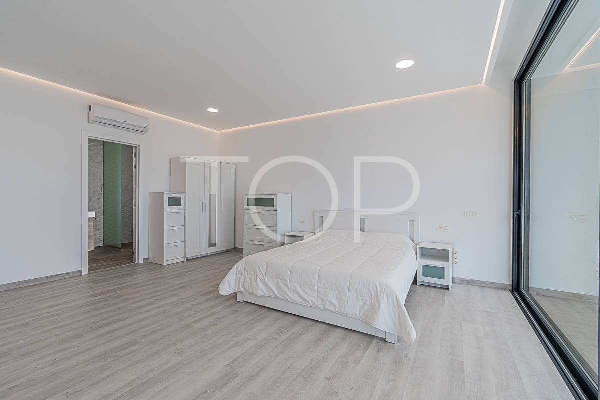 4 soverom Villa til salgs i Adeje med svømmebasseng garasje - € 1 990 000 (Ref: 8304857)