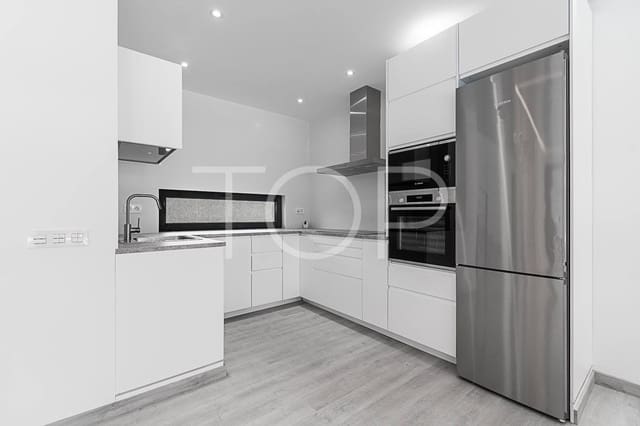 4 slaapkamer Villa te koop in Playa del Duque, Adeje met zwembad garage - € 1.990.000 (Ref: 8304857)