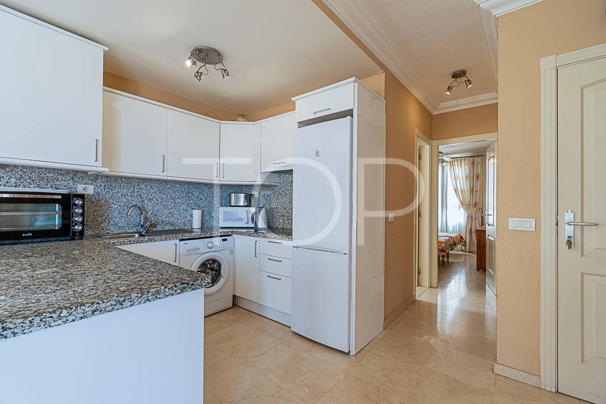 2 soverom Penthouse til salgs i Palm-Mar med svømmebasseng garasje - € 414 000 (Ref: 8310115)