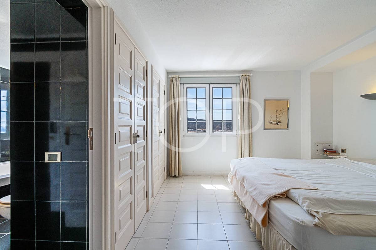 4 soveværelse Penthouse til salg i Los Cristianos med swimmingpool garage - € 1.100.000 (Ref: 8376614)