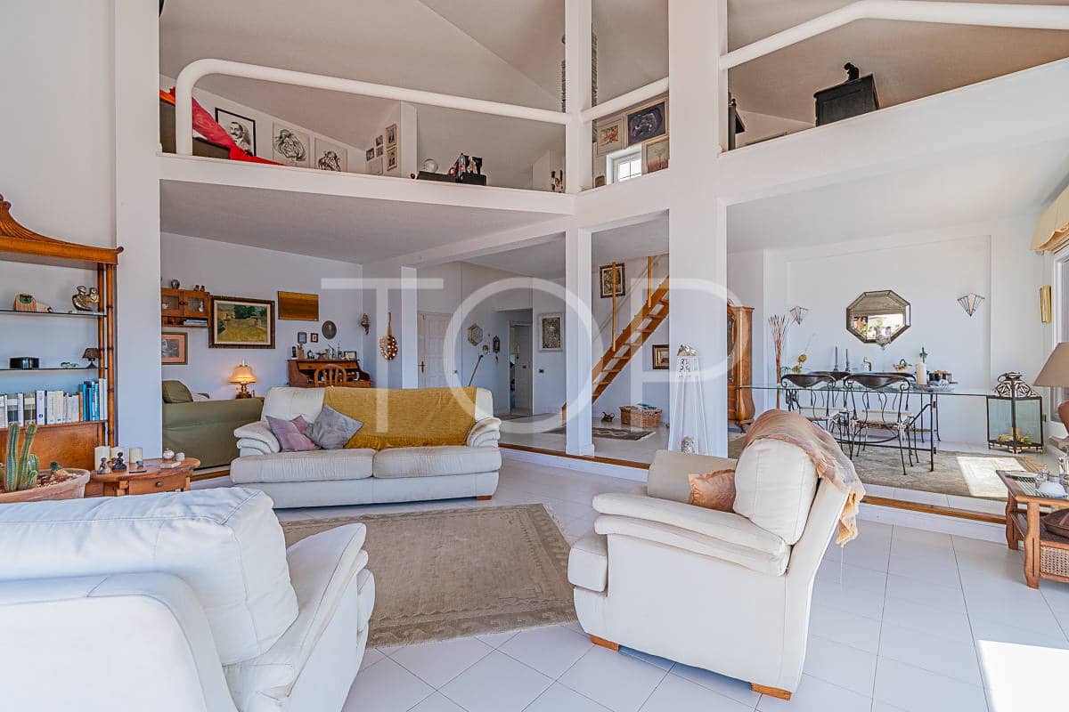 4 soveværelse Penthouse til salg i Los Cristianos med swimmingpool garage - € 1.100.000 (Ref: 8376614)