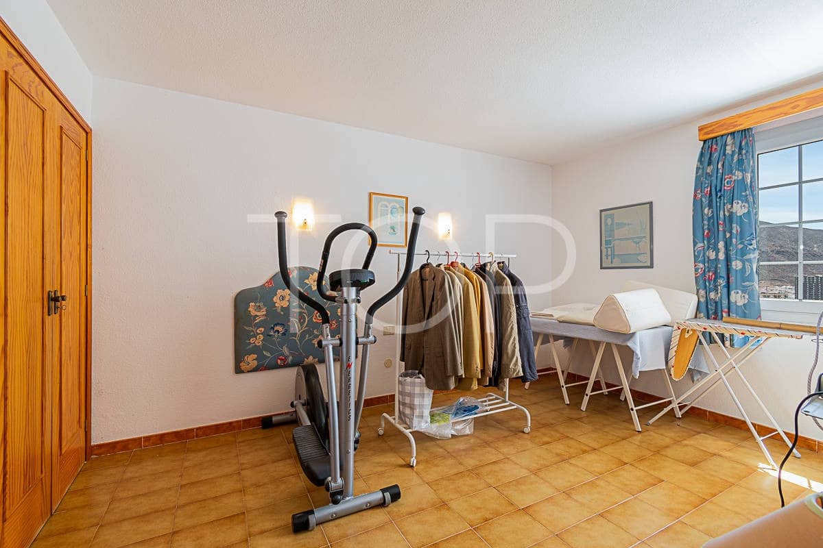 4 soveværelse Penthouse til salg i Los Cristianos med swimmingpool garage - € 1.100.000 (Ref: 8376614)