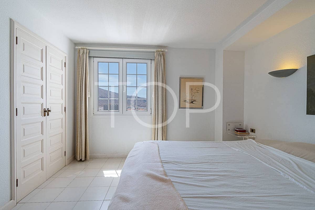 4 soveværelse Penthouse til salg i Los Cristianos med swimmingpool garage - € 1.100.000 (Ref: 8376614)