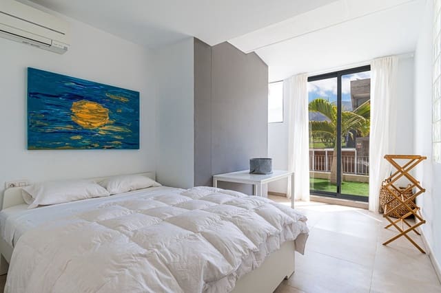 3 makuuhuone Rivitalo myytävänä paikassa La Caleta Adeje, Adeje mukana uima-altaan 
autotalli - 1 395 000 € (Ref: 8382167)