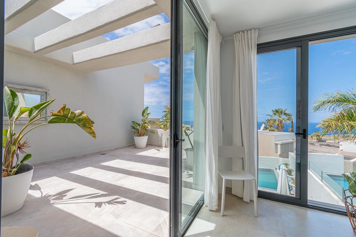 3 soveværelse Rækkehus til salg i La Caleta Adeje med swimmingpool garage - € 1.395.000 (Ref: 8382167)