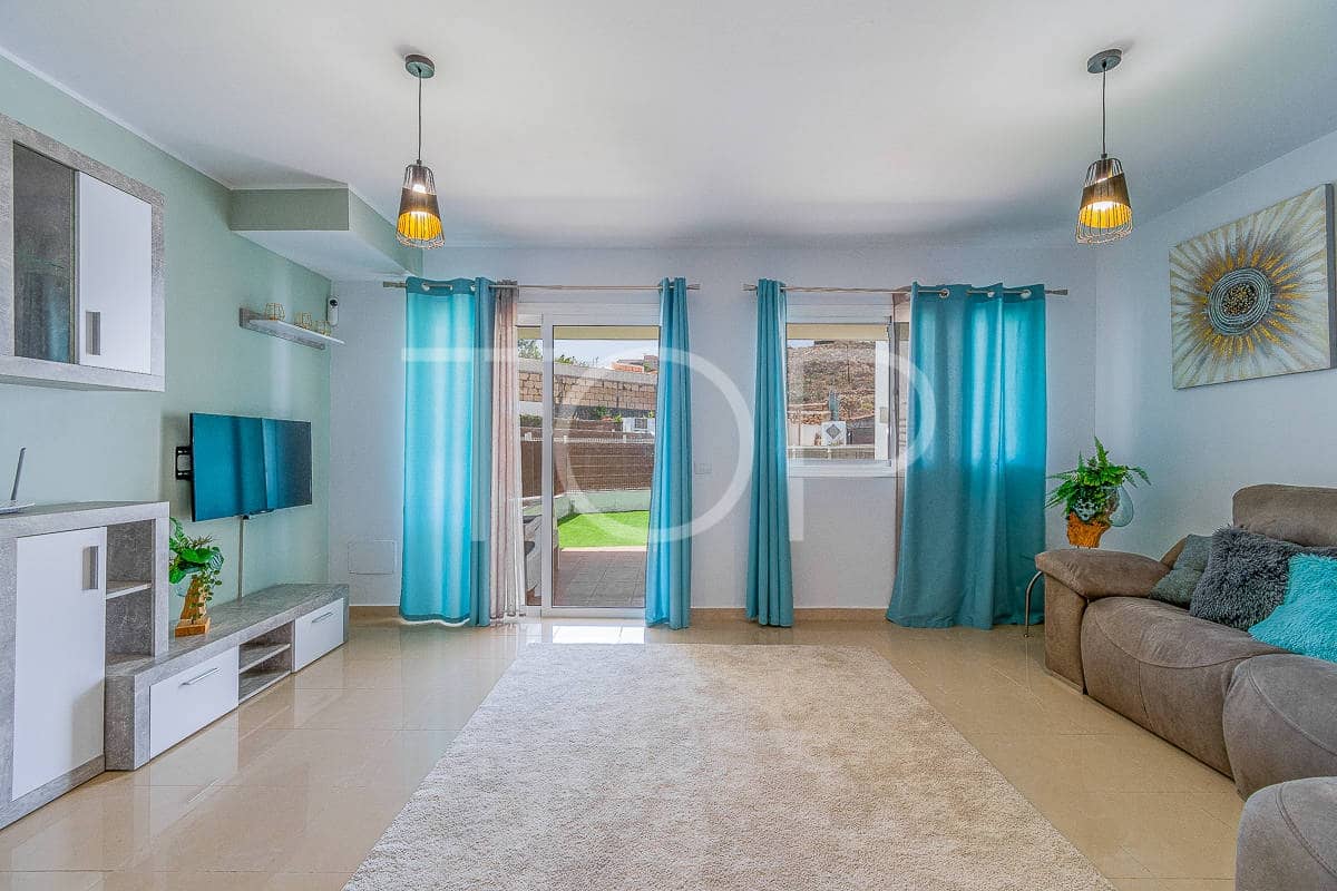 3 slaapkamer Rijtjeshuis te koop in San Miguel de Abona met zwembad - € 350.000 (Ref: 8449724)