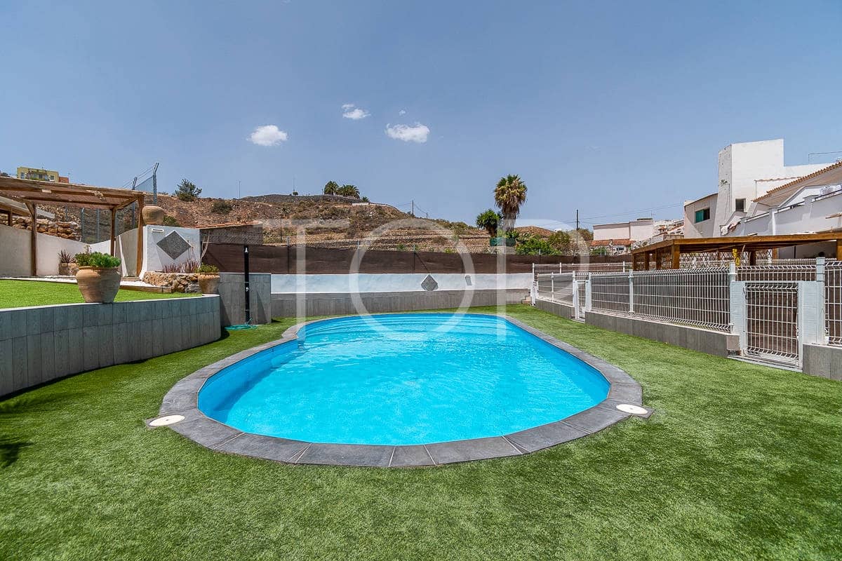 3 slaapkamer Rijtjeshuis te koop in San Miguel de Abona met zwembad - € 350.000 (Ref: 8449724)