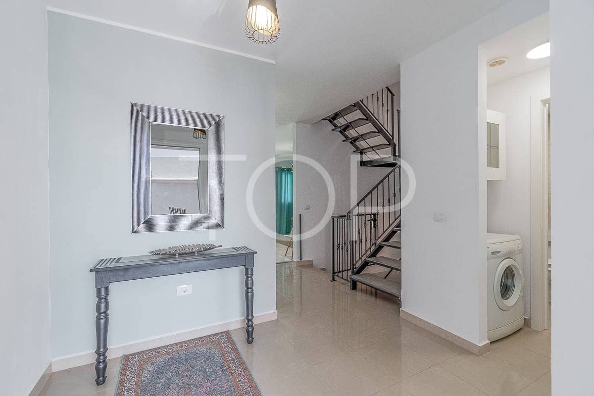 3 slaapkamer Rijtjeshuis te koop in San Miguel de Abona met zwembad - € 350.000 (Ref: 8449724)