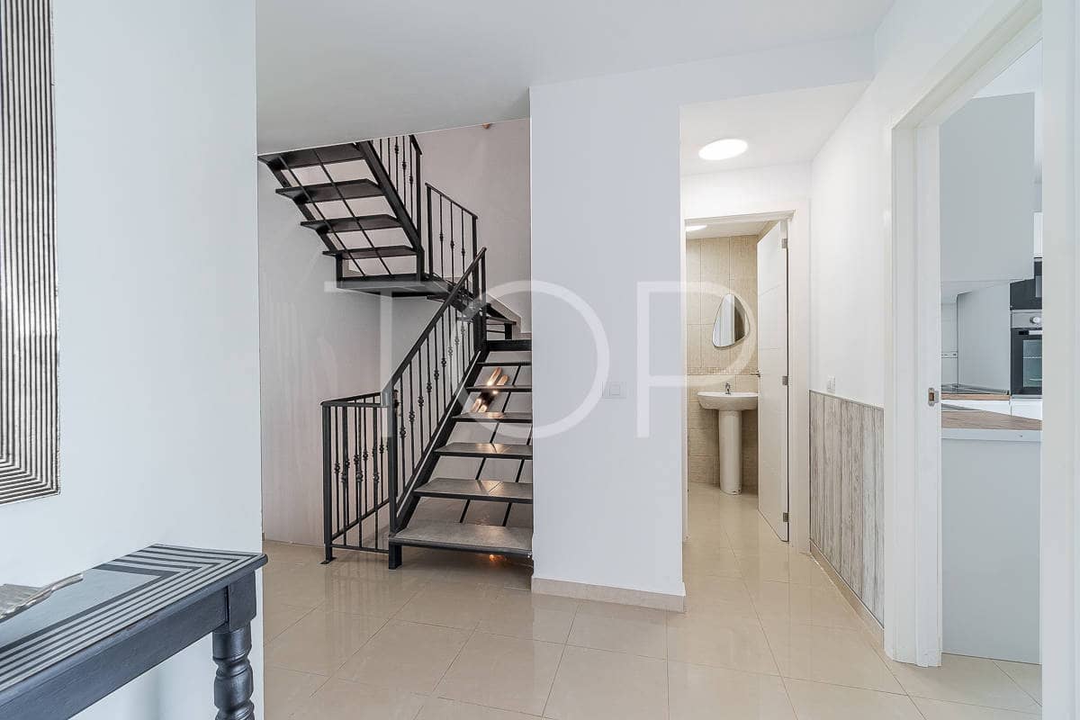 3 slaapkamer Rijtjeshuis te koop in San Miguel de Abona met zwembad - € 350.000 (Ref: 8449724)