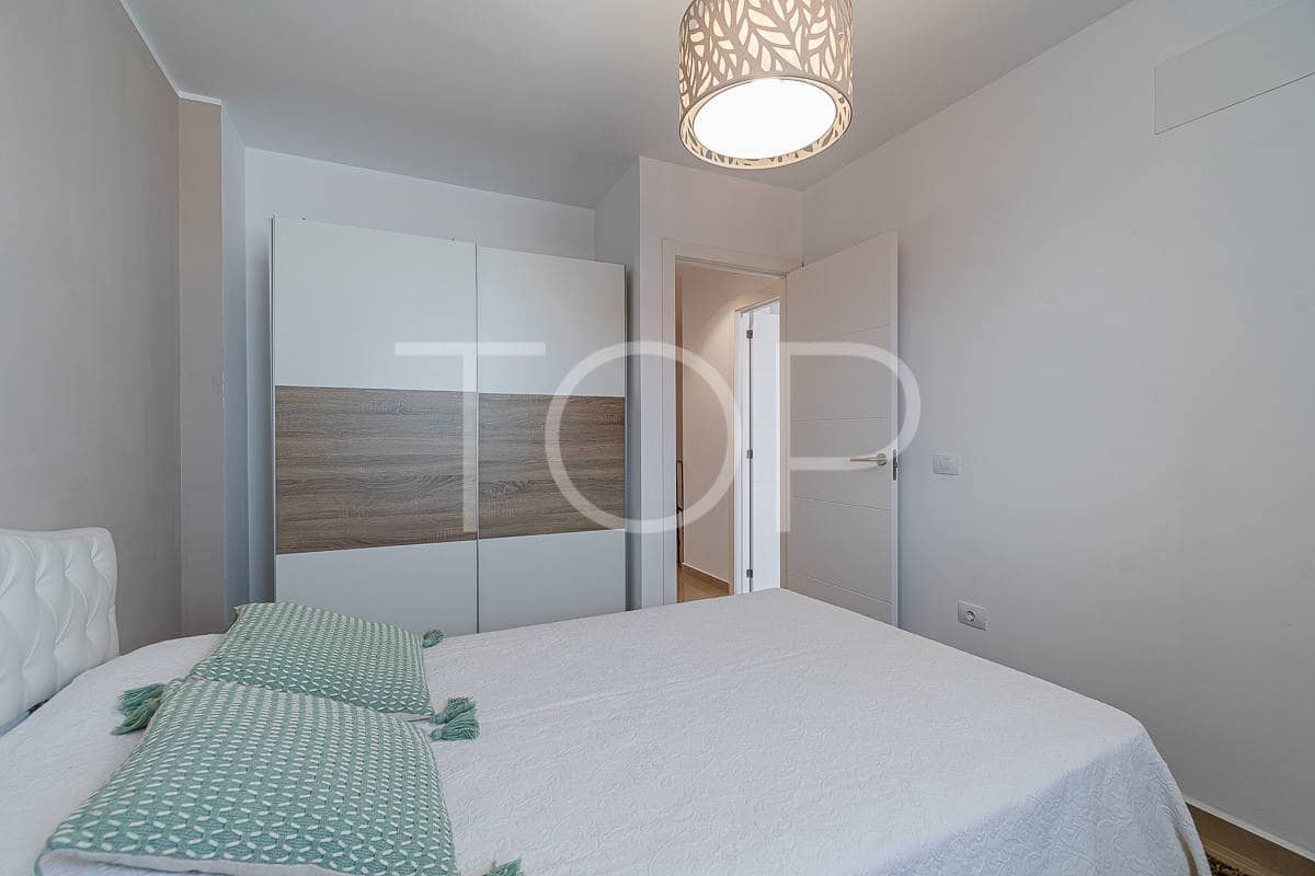 3 slaapkamer Rijtjeshuis te koop in San Miguel de Abona met zwembad - € 350.000 (Ref: 8449724)