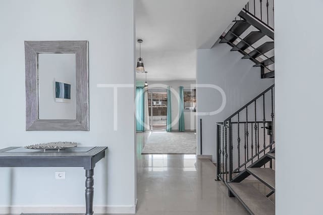 3 slaapkamer Rijtjeshuis te koop in San Miguel de Abona met zwembad - € 350.000 (Ref: 8449724)