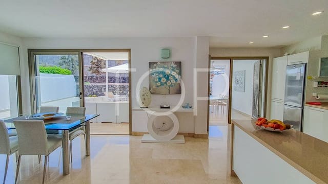 2 sypialnia Mieszkanie na sprzedaż w La Caleta Adeje, Adeje z basenem garażem - 980 000 € (Ref: 8459266)