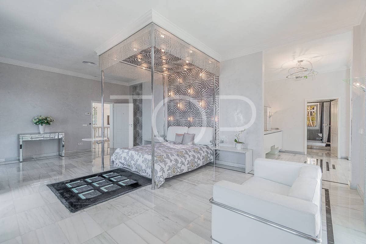 5 slaapkamer Villa te koop in Costa Adeje met zwembad garage - € 7.500.000 (Ref: 8469714)