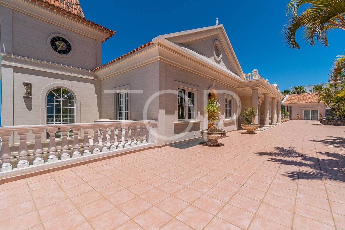 5 slaapkamer Villa te koop in Costa Adeje met zwembad garage - € 7.500.000 (Ref: 8469714)