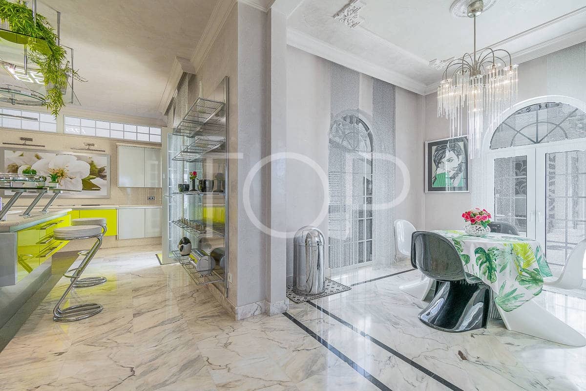 5 slaapkamer Villa te koop in Costa Adeje met zwembad garage - € 7.500.000 (Ref: 8469714)