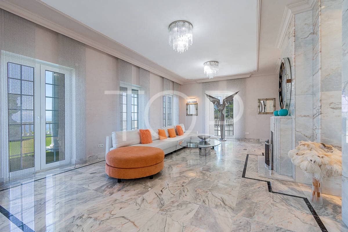 5 slaapkamer Villa te koop in Costa Adeje met zwembad garage - € 7.500.000 (Ref: 8469714)