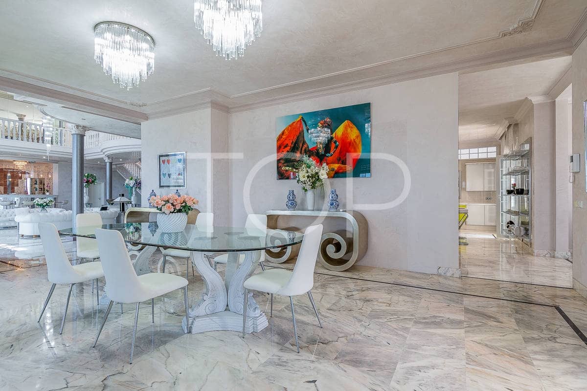 5 slaapkamer Villa te koop in Costa Adeje met zwembad garage - € 7.500.000 (Ref: 8469714)