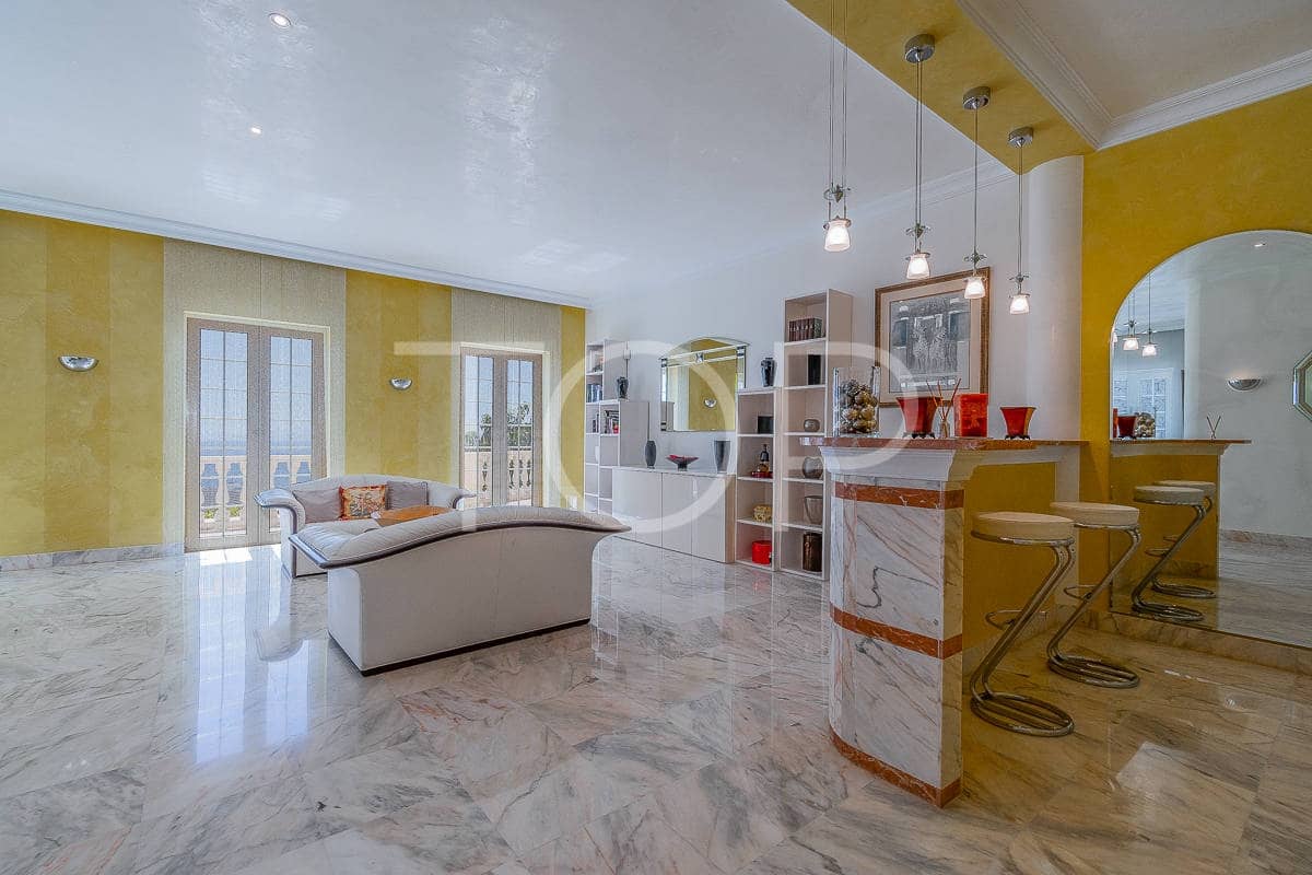 5 slaapkamer Villa te koop in Costa Adeje met zwembad garage - € 7.500.000 (Ref: 8469714)