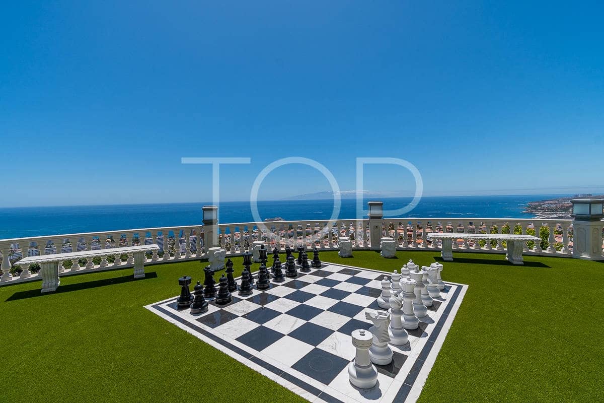 5 slaapkamer Villa te koop in Costa Adeje met zwembad garage - € 7.500.000 (Ref: 8469714)