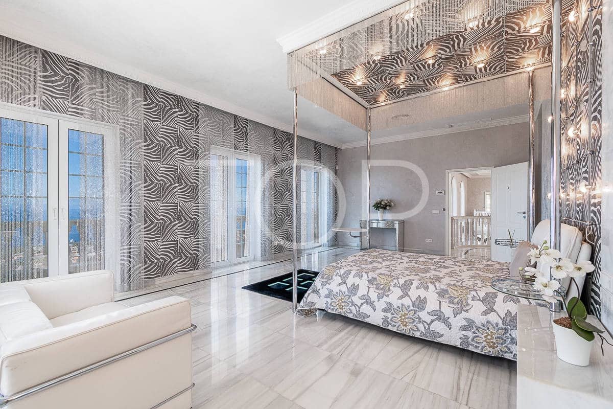 5 slaapkamer Villa te koop in Costa Adeje met zwembad garage - € 7.500.000 (Ref: 8469714)