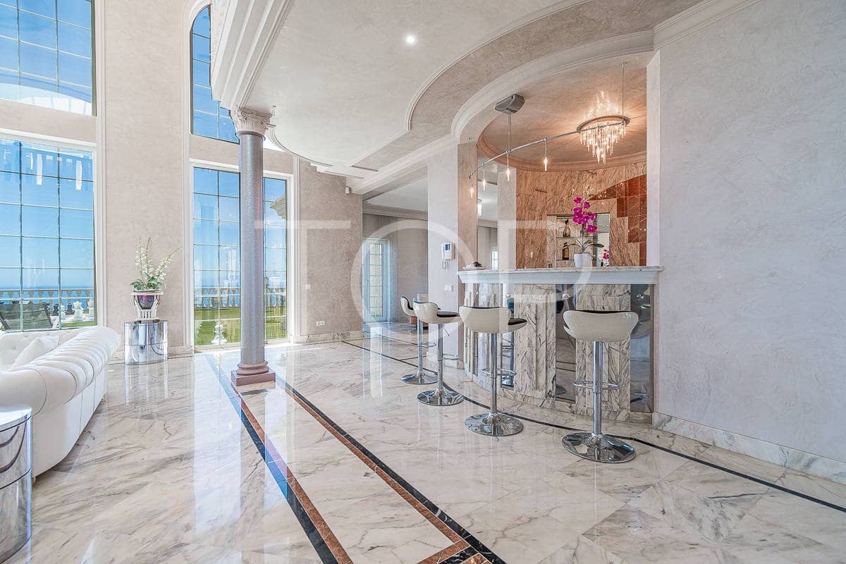 5 slaapkamer Villa te koop in Costa Adeje met zwembad garage - € 7.500.000 (Ref: 8469714)