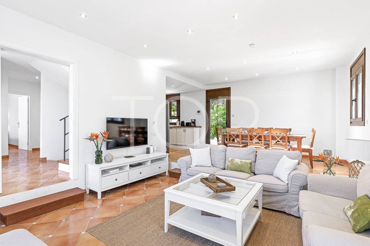 5 soveværelse Byhus til salg i Guia de Isora med swimmingpool garage - € 1.175.000 (Ref: 8499735)