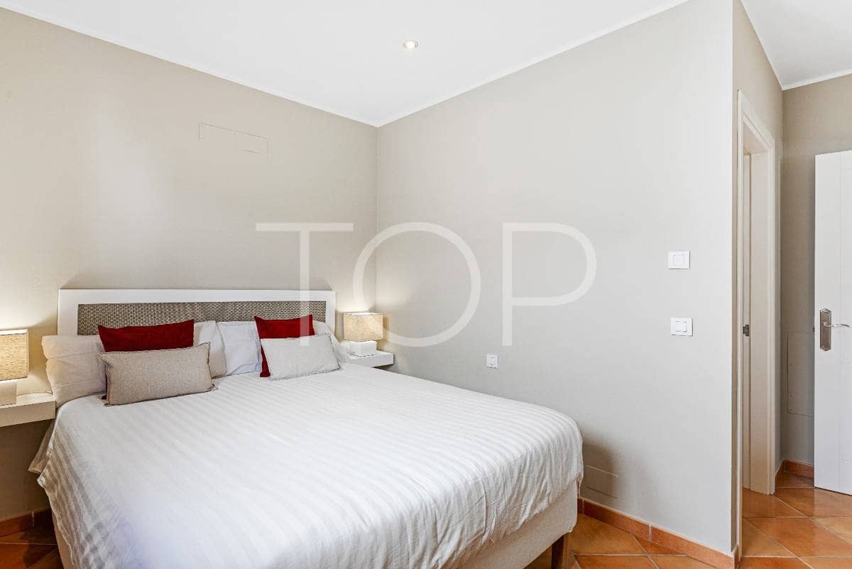 5 soveværelse Byhus til salg i Guia de Isora med swimmingpool garage - € 1.175.000 (Ref: 8499735)