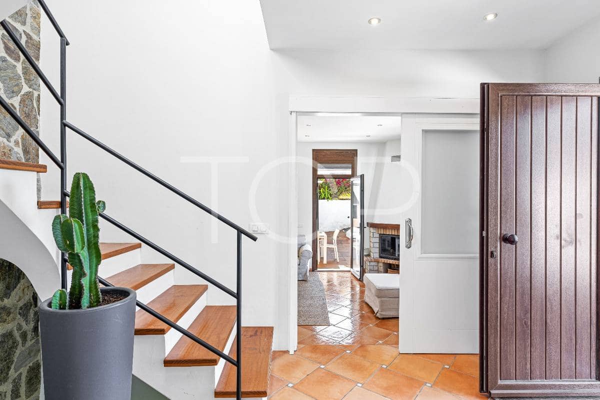 5 soveværelse Byhus til salg i Guia de Isora med swimmingpool garage - € 1.175.000 (Ref: 8499735)