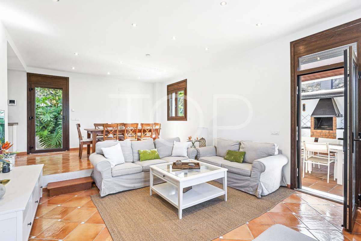 5 soveværelse Byhus til salg i Guia de Isora med swimmingpool garage - € 1.175.000 (Ref: 8499735)