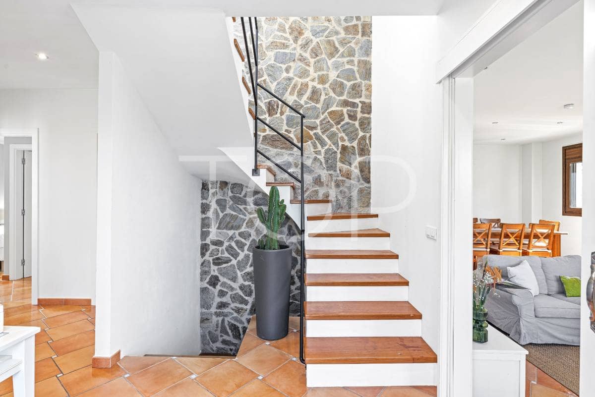 5 soveværelse Byhus til salg i Guia de Isora med swimmingpool garage - € 1.175.000 (Ref: 8499735)