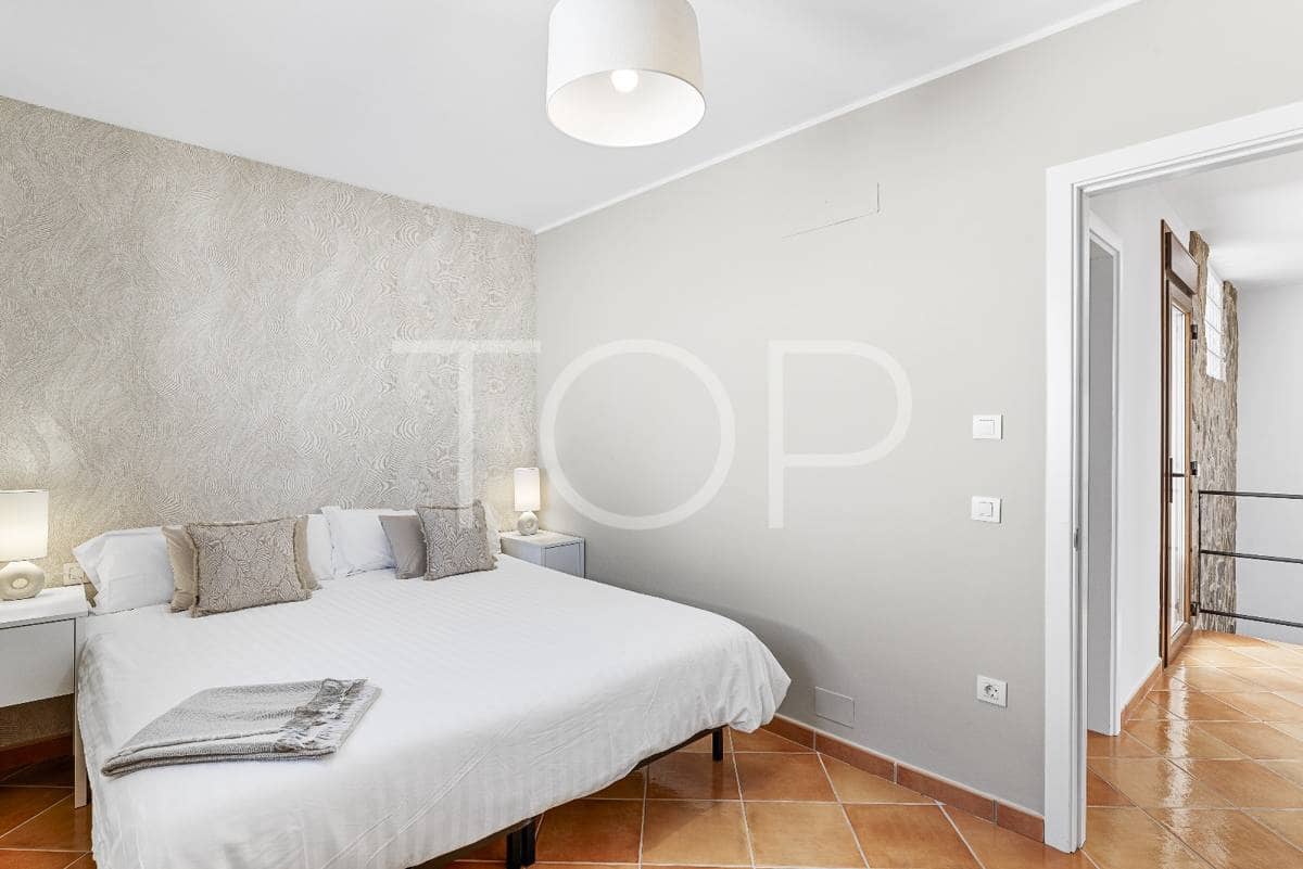 5 soveværelse Byhus til salg i Guia de Isora med swimmingpool garage - € 1.175.000 (Ref: 8499735)