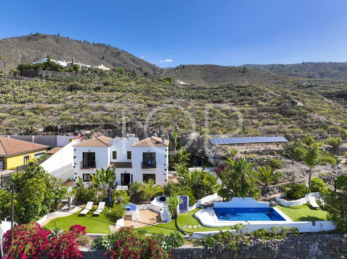 5 soveværelse Byhus til salg i Guia de Isora med swimmingpool garage - € 1.175.000 (Ref: 8499735)