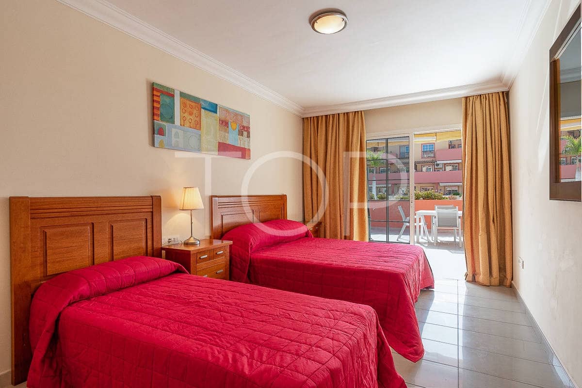 2 chambre Appartement à vendre à Playa del Duque avec piscine garage - 815 000 € (Ref: 8548776)