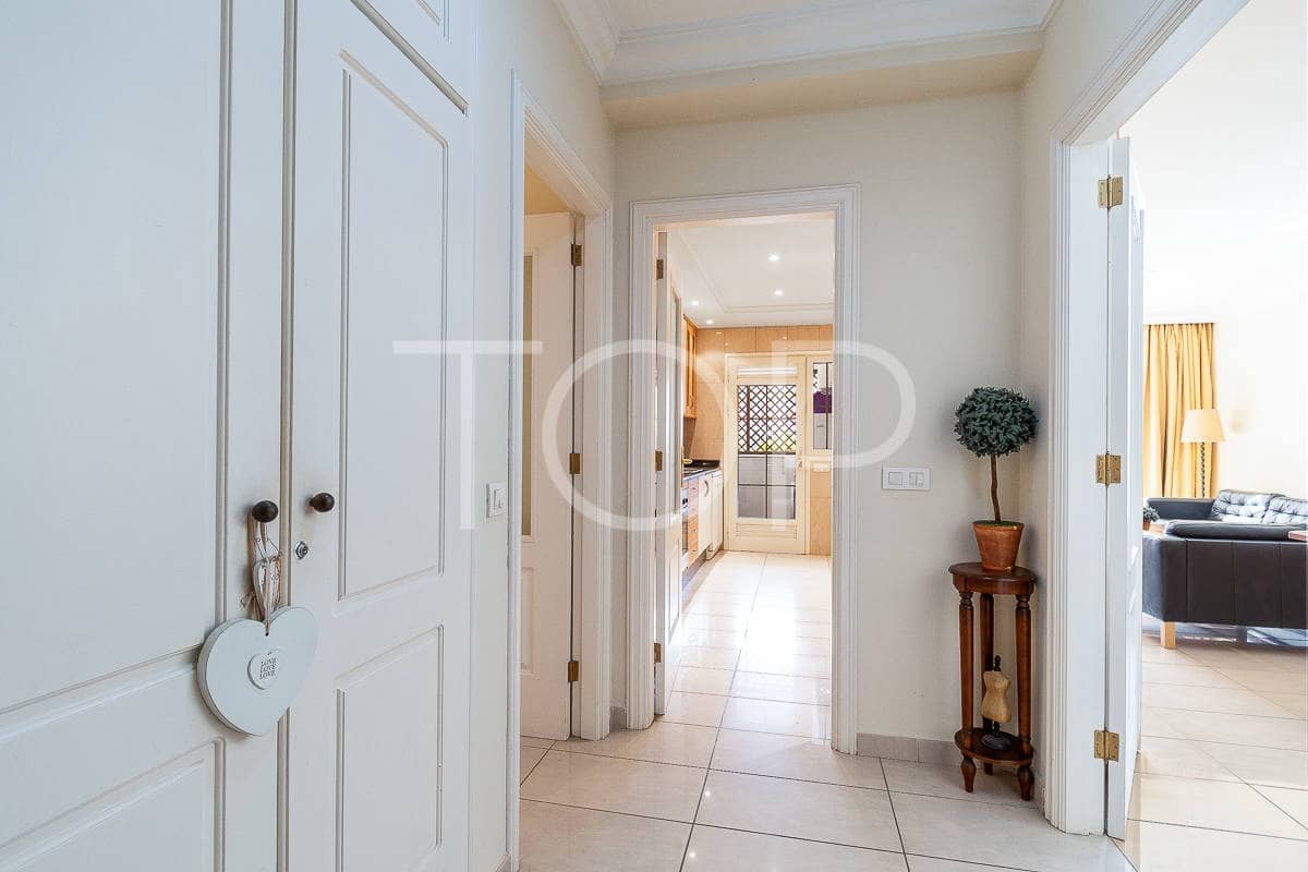 2 chambre Appartement à vendre à Playa del Duque avec piscine garage - 815 000 € (Ref: 8548776)