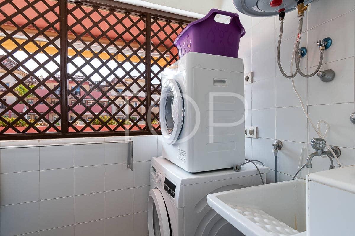 2 chambre Appartement à vendre à Playa del Duque avec piscine garage - 815 000 € (Ref: 8548776)