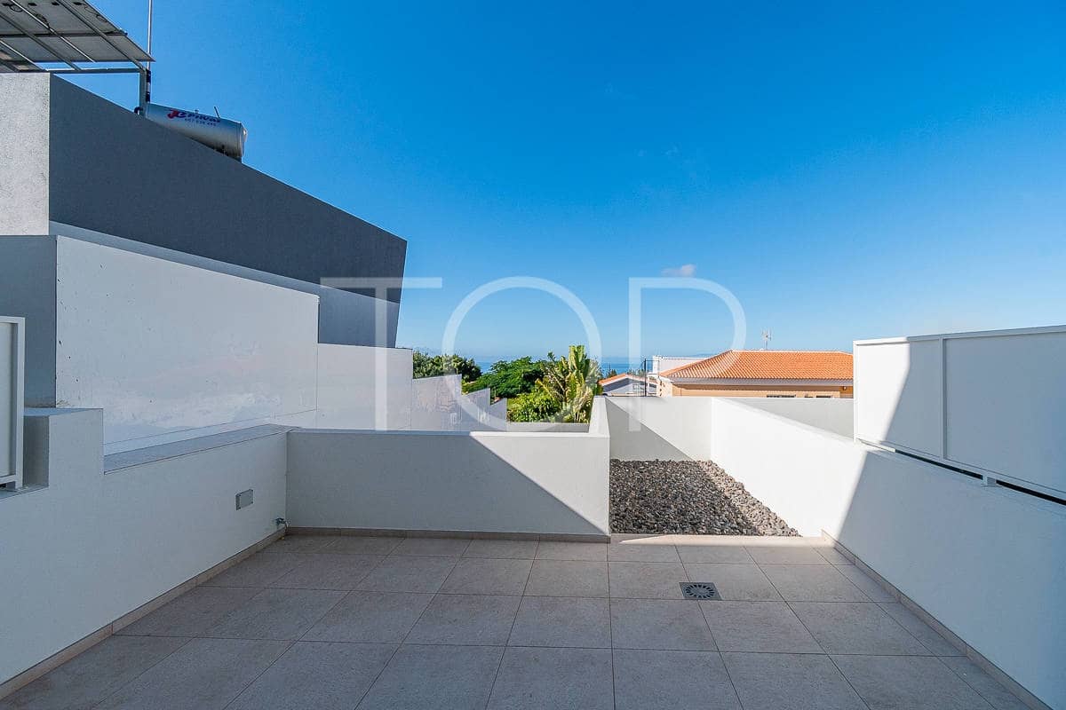 3 slaapkamer Rijtjeshuis te koop in Adeje met garage - € 480.000 (Ref: 8569449)