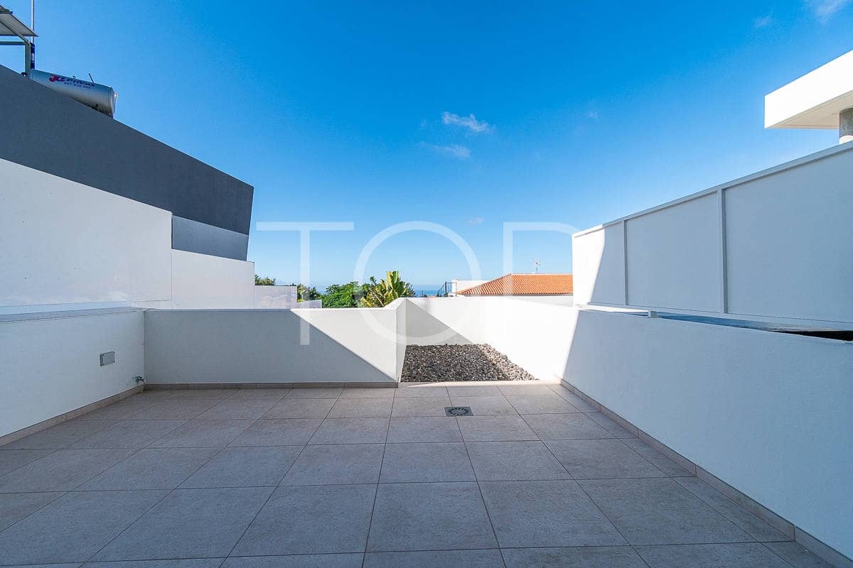 3 slaapkamer Rijtjeshuis te koop in Adeje met garage - € 480.000 (Ref: 8569449)