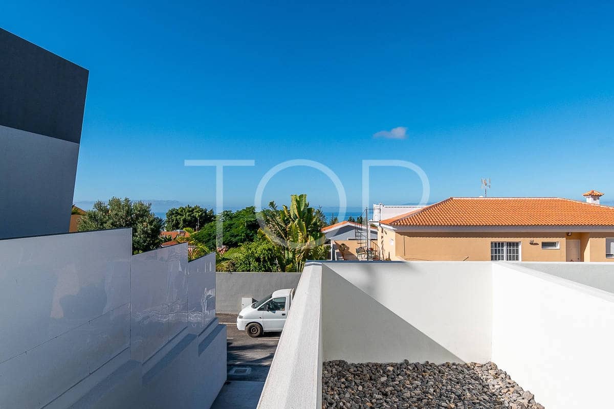 3 slaapkamer Rijtjeshuis te koop in Adeje met garage - € 480.000 (Ref: 8569449)