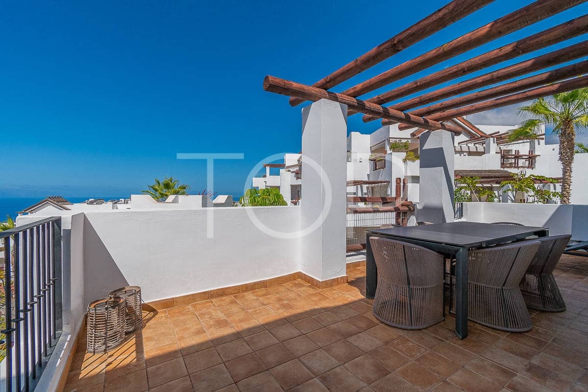 2 bedroom Flat for sale in Guia de Isora with pool garage - € 849,000 (Ref: 8573639)
