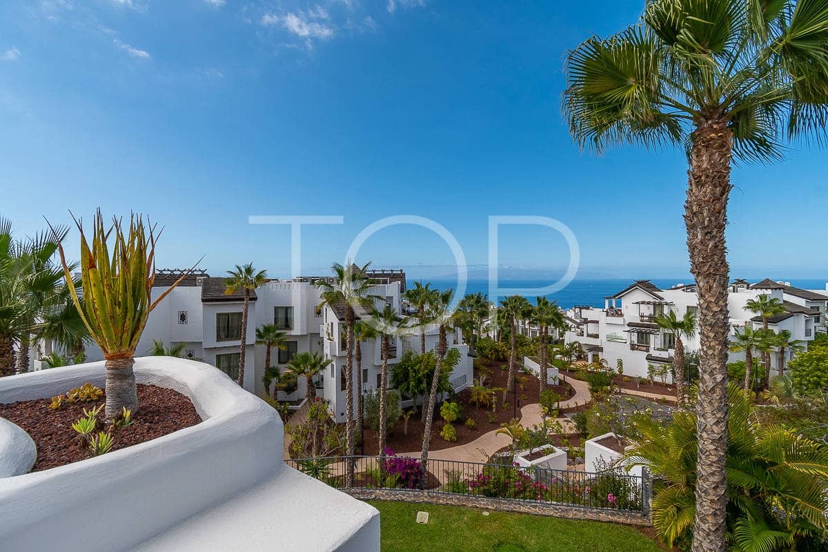 2 bedroom Flat for sale in Guia de Isora with pool garage - € 849,000 (Ref: 8573639)