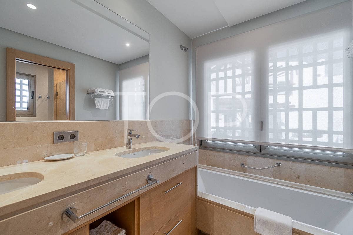 2 bedroom Flat for sale in Guia de Isora with pool garage - € 849,000 (Ref: 8573639)