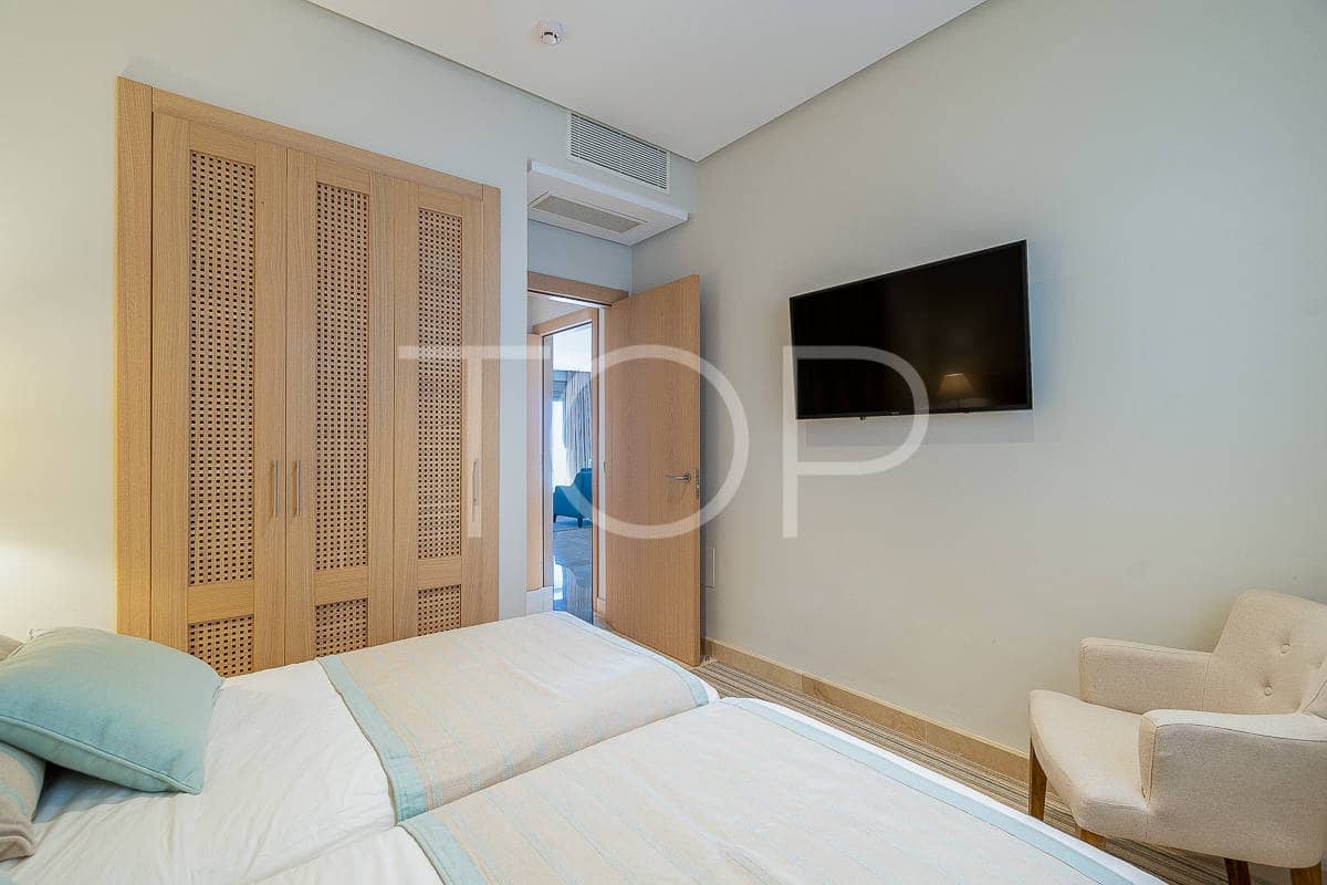 2 bedroom Flat for sale in Guia de Isora with pool garage - € 849,000 (Ref: 8573639)