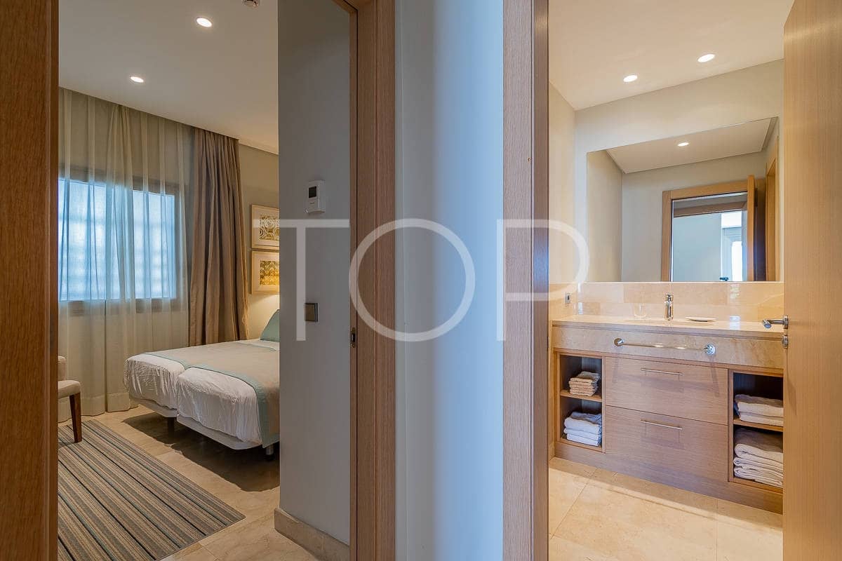 2 bedroom Flat for sale in Guia de Isora with pool garage - € 849,000 (Ref: 8573639)