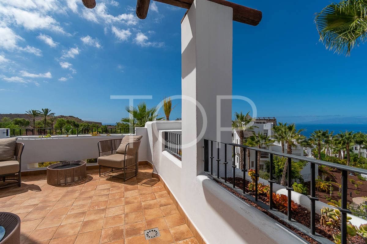 2 bedroom Flat for sale in Guia de Isora with pool garage - € 849,000 (Ref: 8573639)