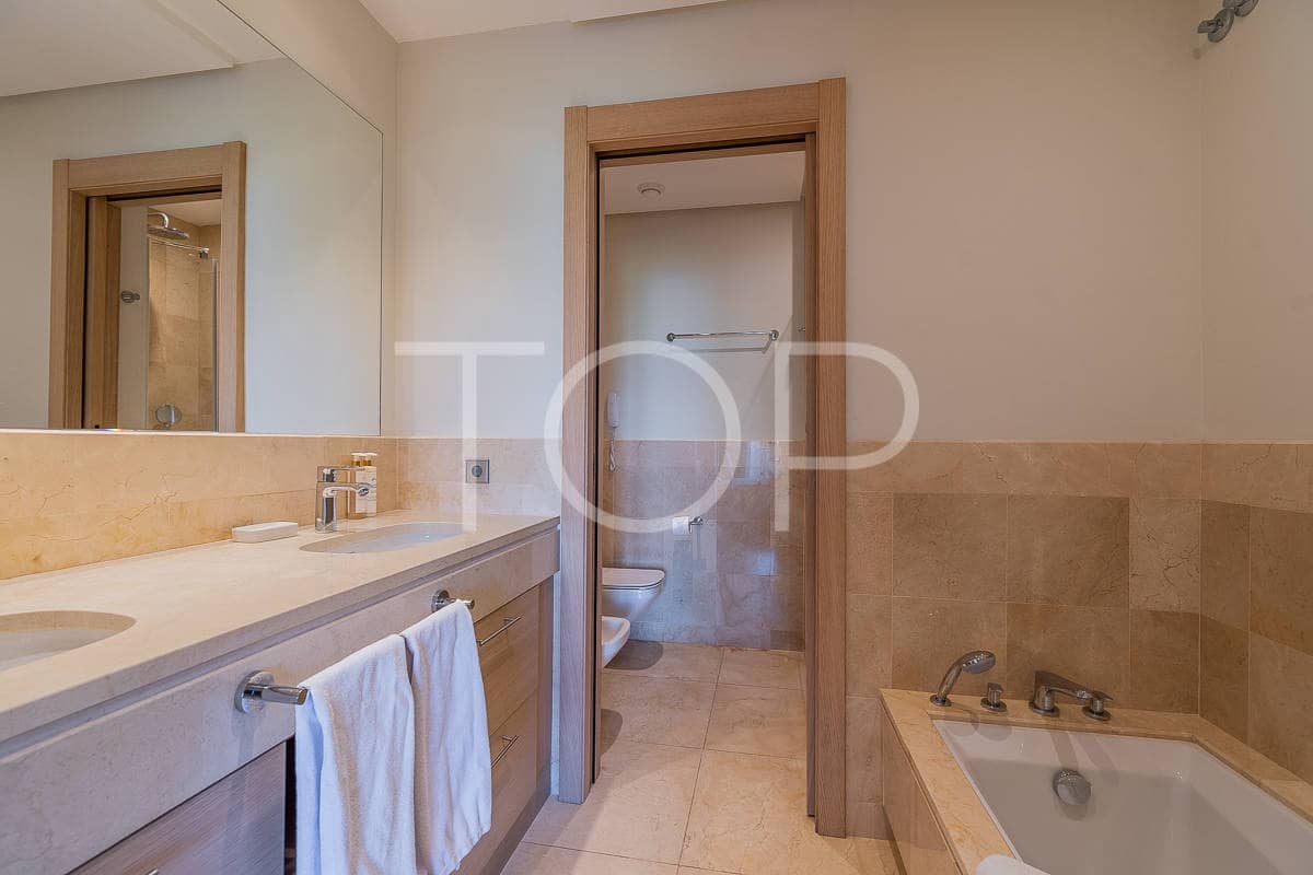 2 bedroom Flat for sale in Guia de Isora with pool garage - € 898,000 (Ref: 8581743)