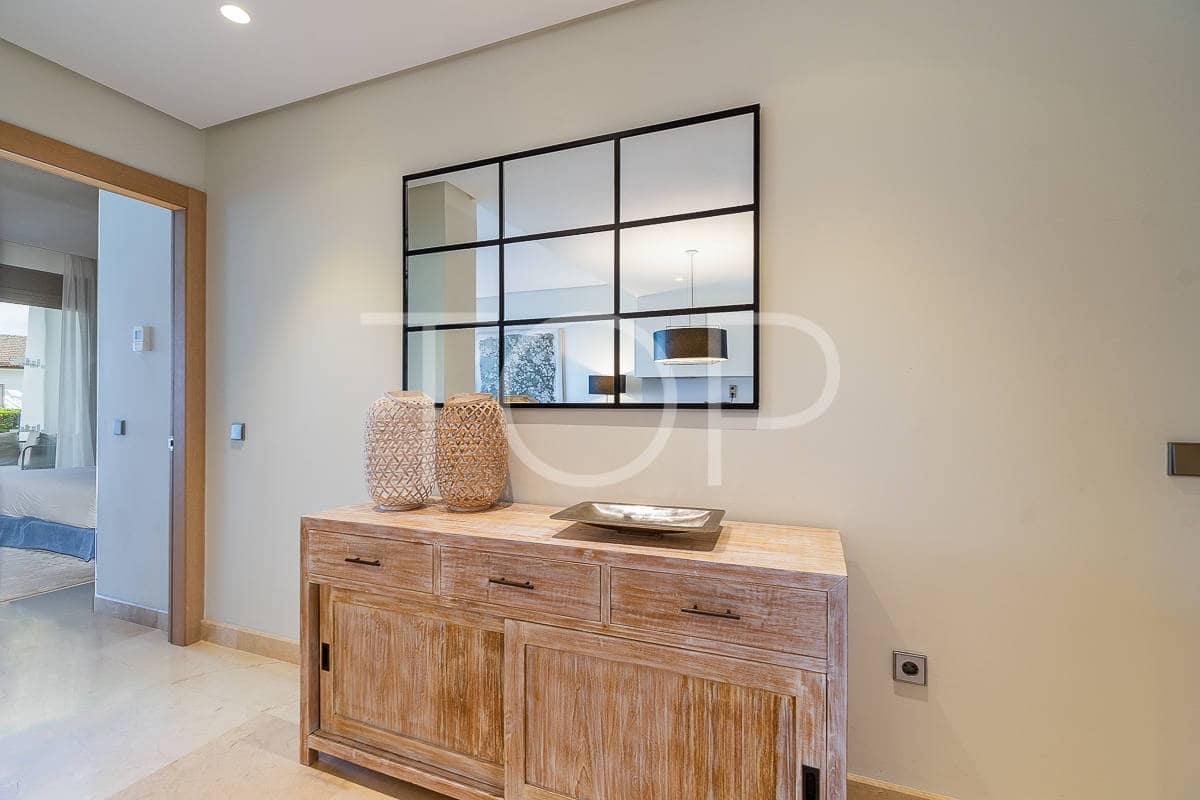 2 bedroom Flat for sale in Guia de Isora with pool garage - € 898,000 (Ref: 8581743)